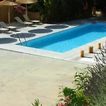 ψιλή άμμος بيت ضيافة 4*