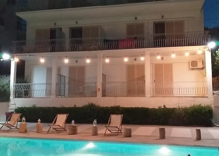 Πανσιόν ψιλή άμμος 4*